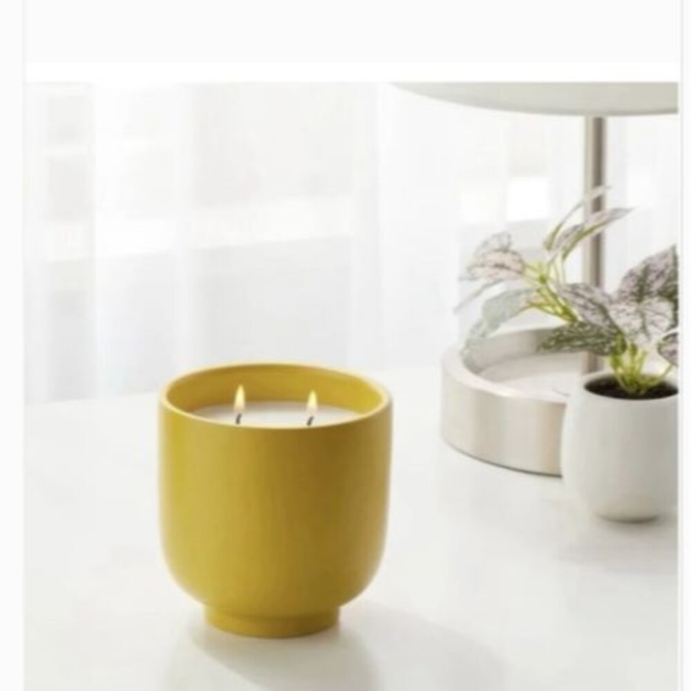 Room Essentials Yuzu Tonic Sugared Lemon + Prosecco Candle 13.5oz